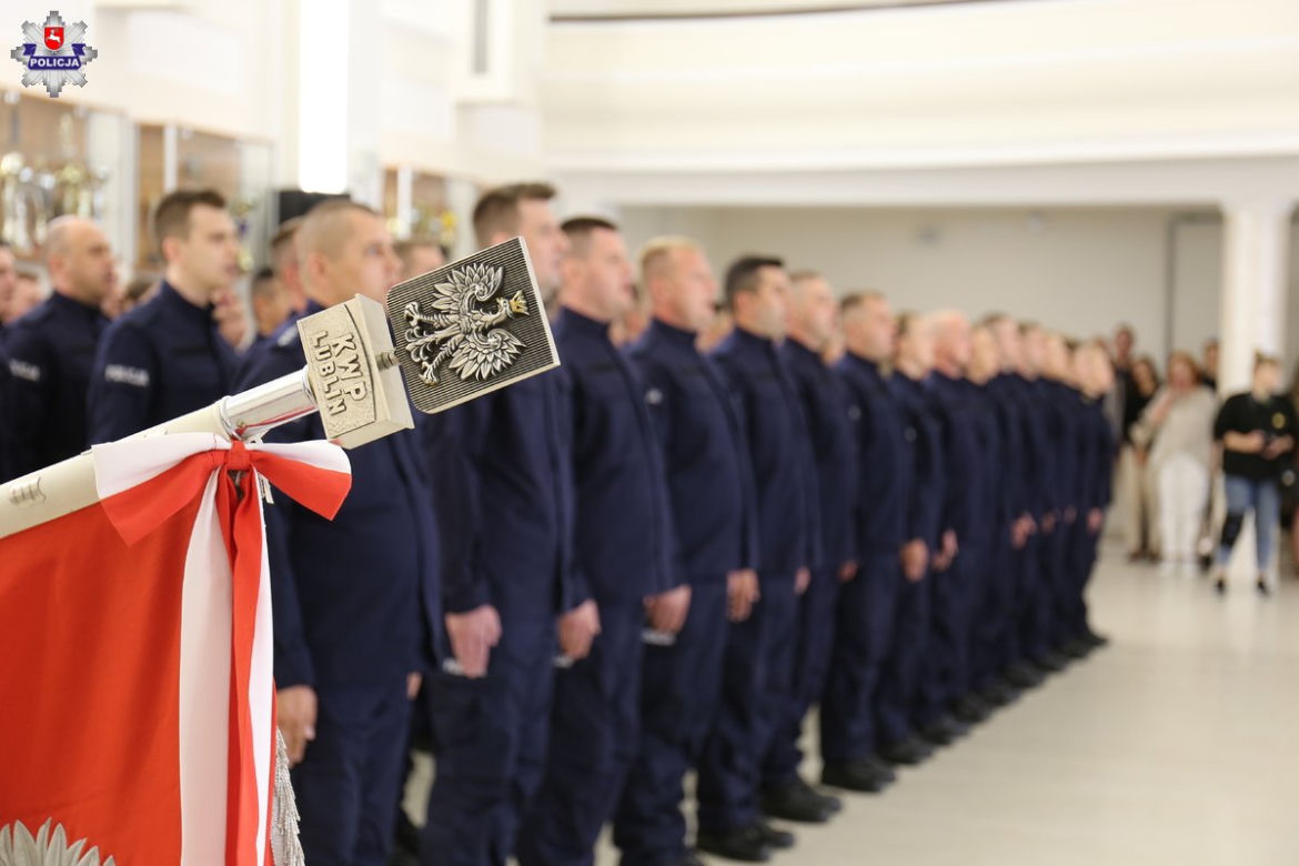 Lublin: Nowi policjanci złożyli ślubowanie. Nowi funkcjonariusze w Lubelskiem [ZDJĘCIA]