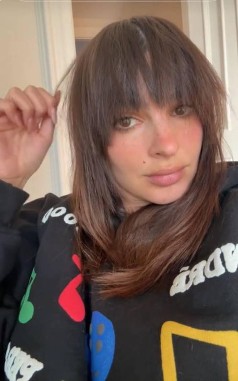 Emily Ratajkowski pokazała efekt metamorfozy. "Mam najgorszą fryzurę w moim życiu" 
