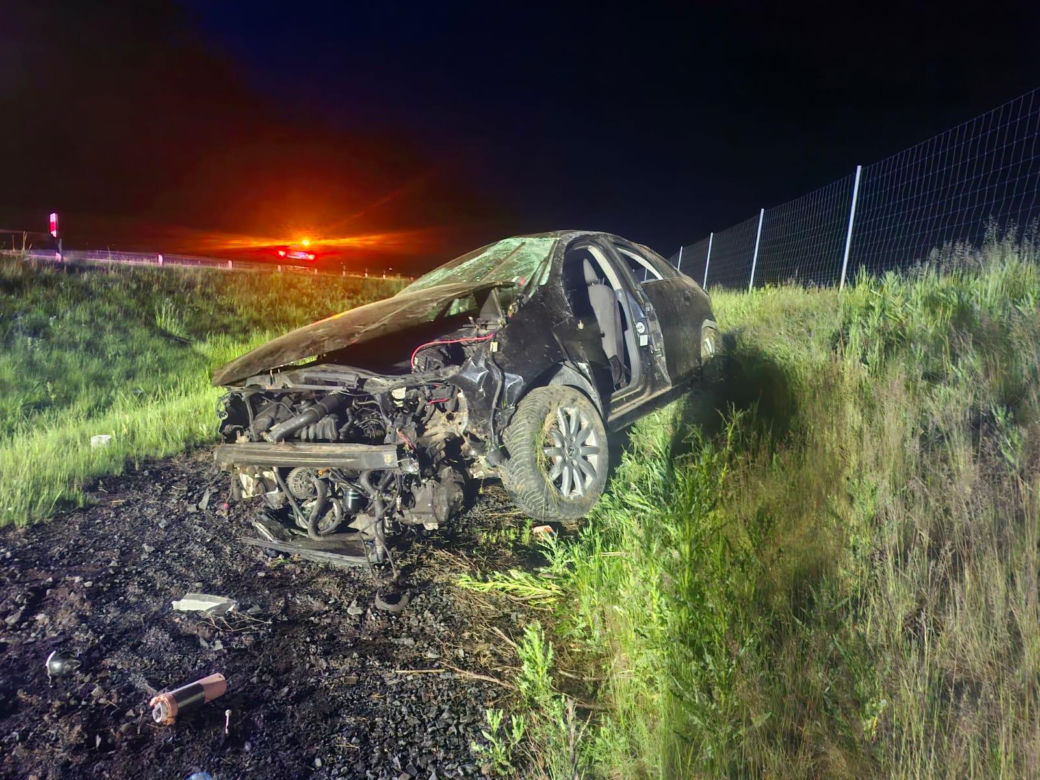 Niebezpieczne zdarzenie w okolicach Śmigla. Osobówka wypadła z drogi