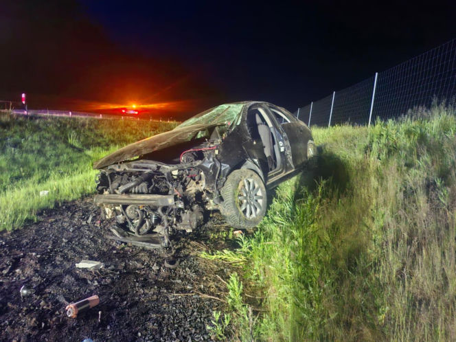Niebezpieczne zdarzenie w okolicach Śmigla. Osobówka wypadła z drogi