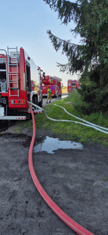 Pożar hal produkyjnych w Siarzewie