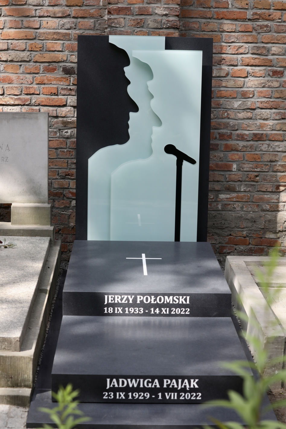 Nowy grób Jerzego Połomskiego