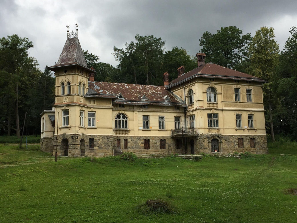 Najpiękniejsze pałace w Małopolsce. Te miejsca powinien zobaczyć każdy turysta!