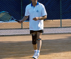 Karol Strasburger ćwiczy