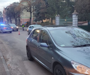 Przemyśl: Potrącił idącą chodnikiem kobietę. 72-latka zmarła