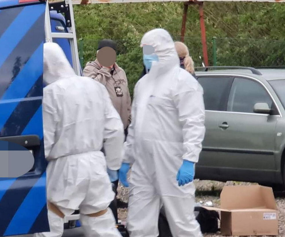 Olsztyn. Ciała dwóch mężczyzn  w komisie samochodowym