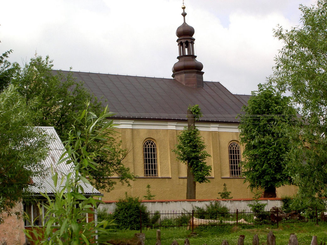 Rybotycze. Uzyskały lokację miejską przed 1494 rokiem, zdegradowane w 1918 roku.