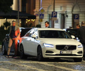Paulo Sousa wożony Volvo S90
