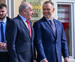 Prezydent Węgier w Polsce. Tak został przywitany w Przemyślu