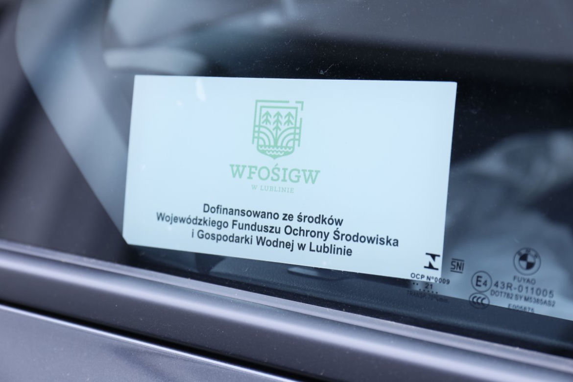 Nowe nieoznakowane radiowozy w lubelskim garnizonie