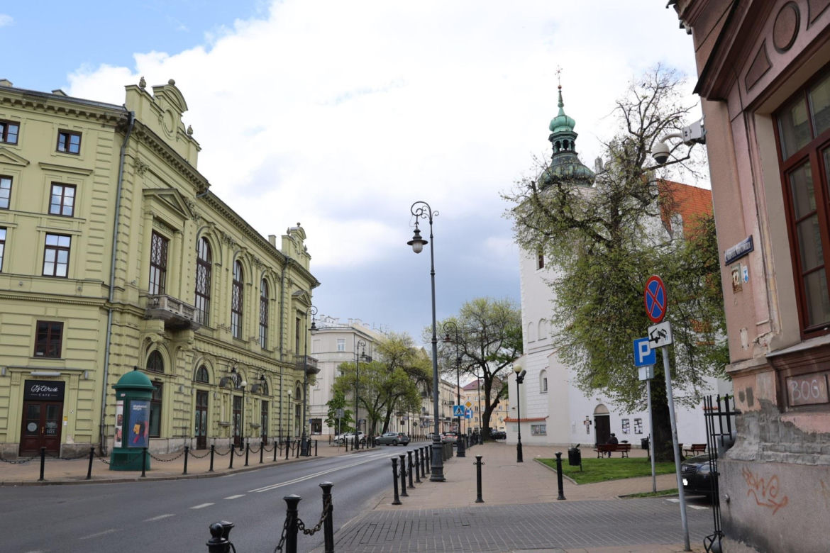 Plac Wolności i jego okolice 100 lat temu oraz w 2024 roku