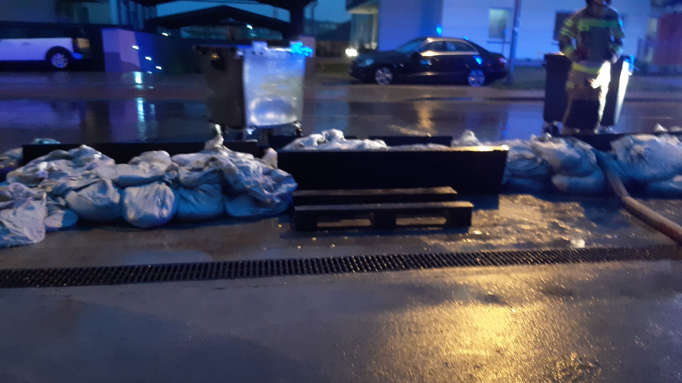 Zalana ulica Daniszewska w Warszawie