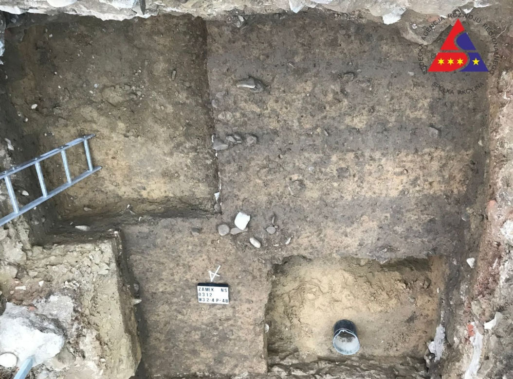 Prace archeologiczne na ruinach zamku w Nowym Sączu