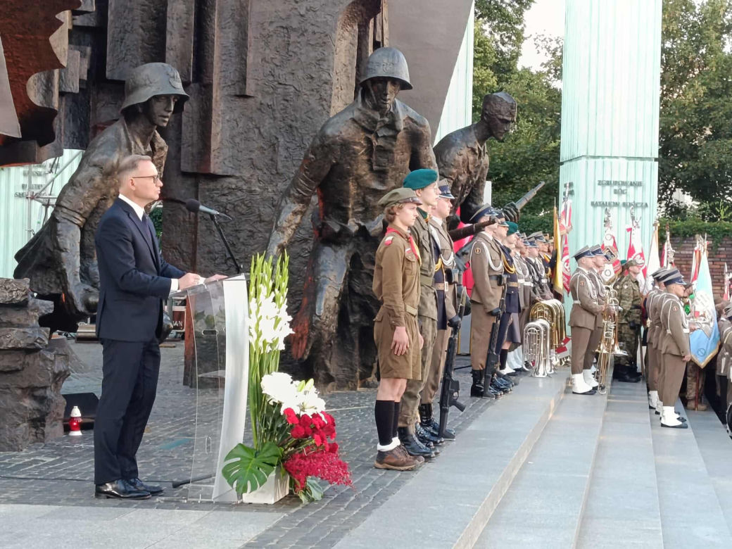 81. rocznica Powstania Warszawskiego. Uroczystość na pl. Krasińskich