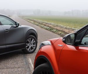 Toyota C-HR 2.0 Hybrid Dynamic Force 184 KM e-CVT vs Mazda CX-30 Skyactiv-X 180 KM 6MT AWD