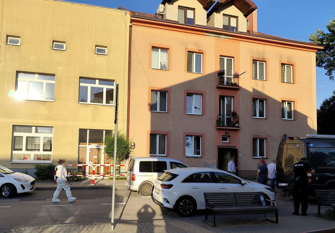 Cztery ciała w mieszkaniu! Wśród zmarłych zaledwie 8-dniowe dziecko