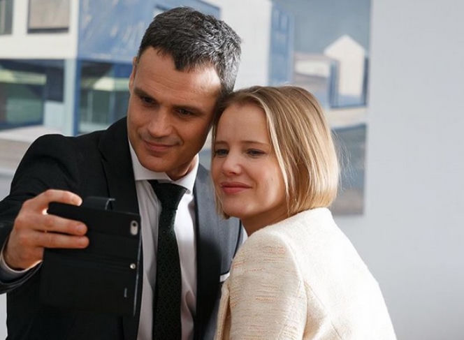 O mnie się nie martw 4 sezon. Iga (Joanna Kulig), Łukasz (Jan Wieczorkowski)