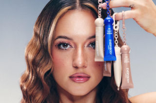 Błyszczyk w ciemno? Ten trend podbija drogerie!