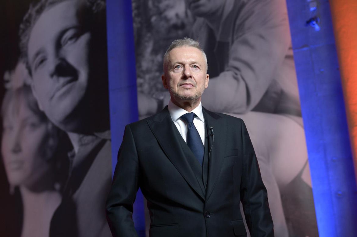 Od "Człowieka z żelaza" po "Kobiety mafii". Tak przez lata zmieniał się Bogusław Linda. Co za metamorfoza!