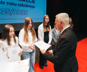 Najzdolniejsi uczniowie odebrali stypendia Prezydenta Miasta Siedlce