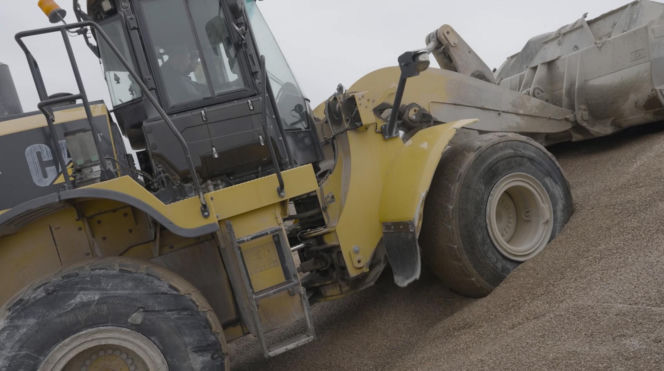Maciej Janowski porzucił motocykl dla 10-tonowej bestii! Groziła mu praca na etacie