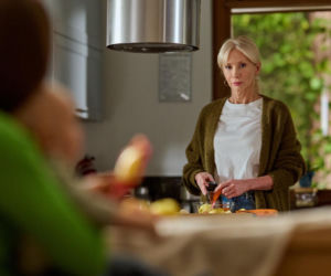 Na Wspólnej odc. 4132. Ania (Sonia Mietielica), Ewa (Ewa Gawryluk), Jaś (Kazio Wierzbicki)