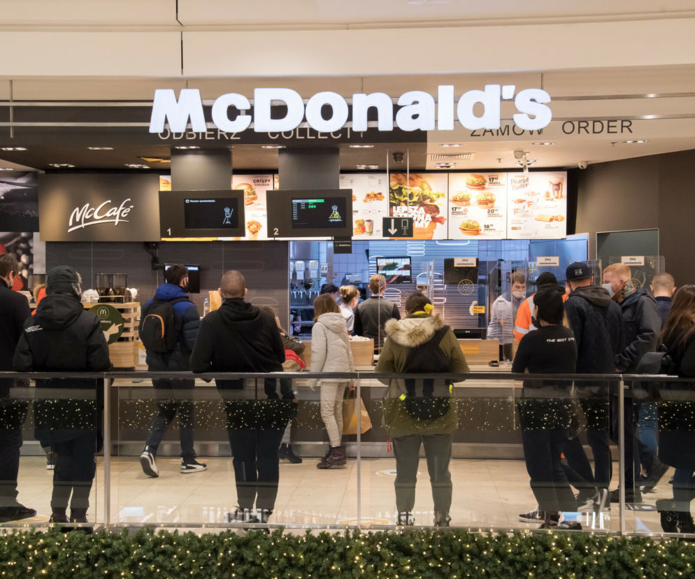McDonald's 3 maja 2022 - czy jest otwarty? Od której do której czynna restauracja?