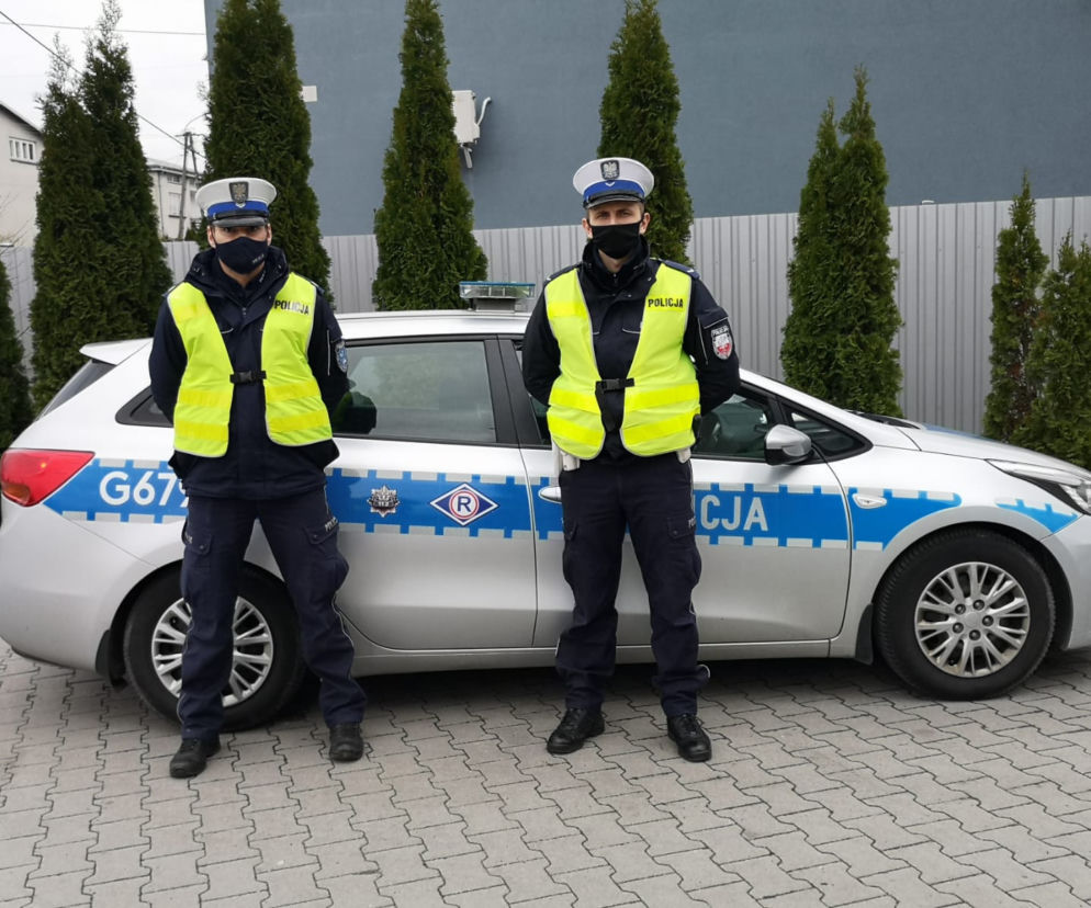 Melsztyn. Mężczyzna UGODZIŁ SIĘ NOŻEM. Wykrwawiłby się na śmierć, gdyby nie policjanci