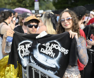 Drugi koncert The Weeknd w Warszawie. Najwierniejsi fani nie przestraszyli się morderczego upału. Znajdź się na zdjęciach