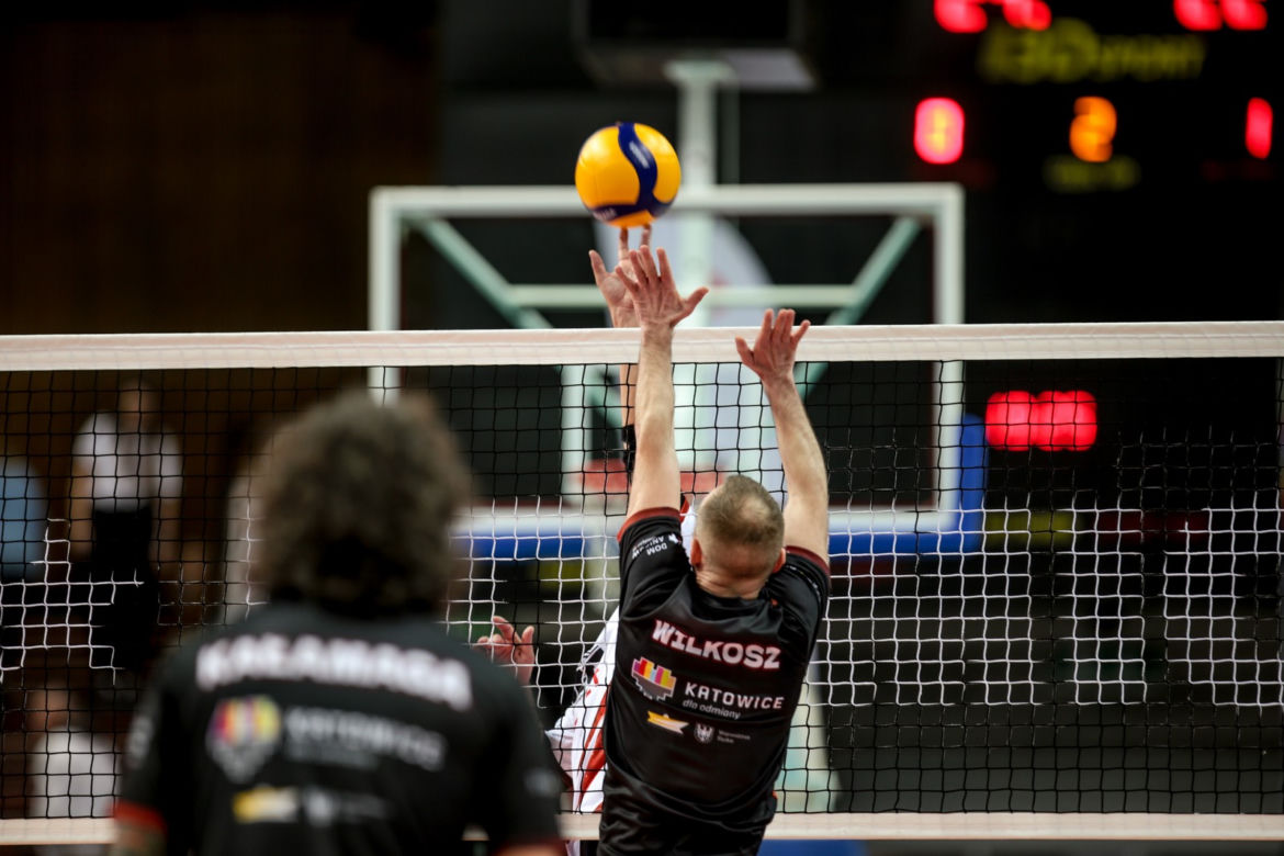 Legendarny Kosmiczny Mecz z Aniołami w Spodku: Gwiazdy zagrały dla Domu Aniołów Stróżów 