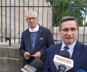 Napis „TV łże” na murze przy ul. Kopernika pochodzący z lat 80. ubiegłego wieku został zabezpieczony