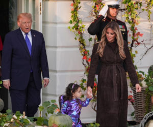 Cukierek albo psikus! Trump zaskoczył pod Białym Domem