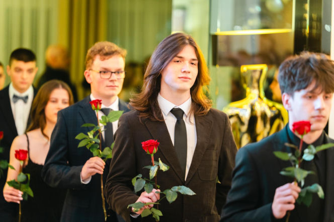 Studniówka 2026 młodzieży z IV LO im. Hetmana Stanisława Żółkiewskiego w Siedlcach