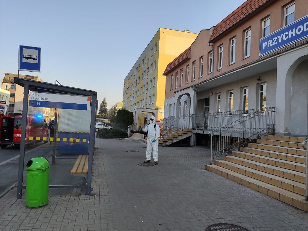 Kalisz walczy z koronawirusem! Trwa dezynfekcja miasta! [ZDJĘCIA] 