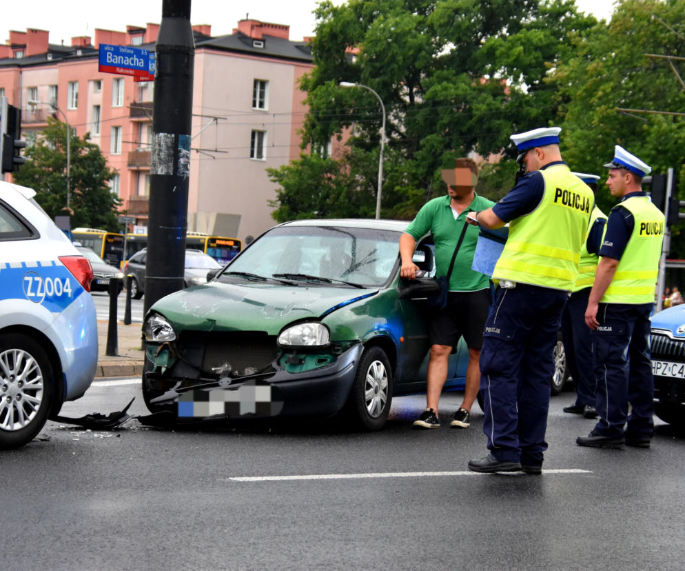 Wjechał w radiowóz. Dwóch policjantów w szpitalu