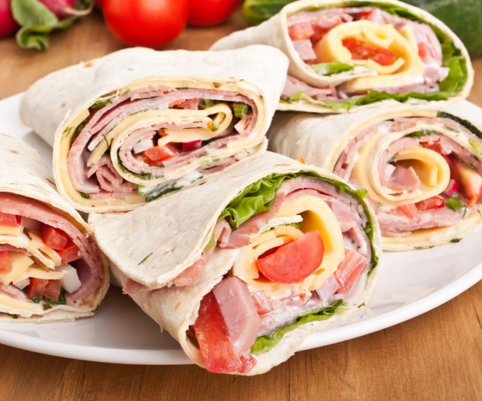 Na andrzejki zawsze robię z podwójnej liczby składników. Te wrapy to superprzekąska na imprezę 