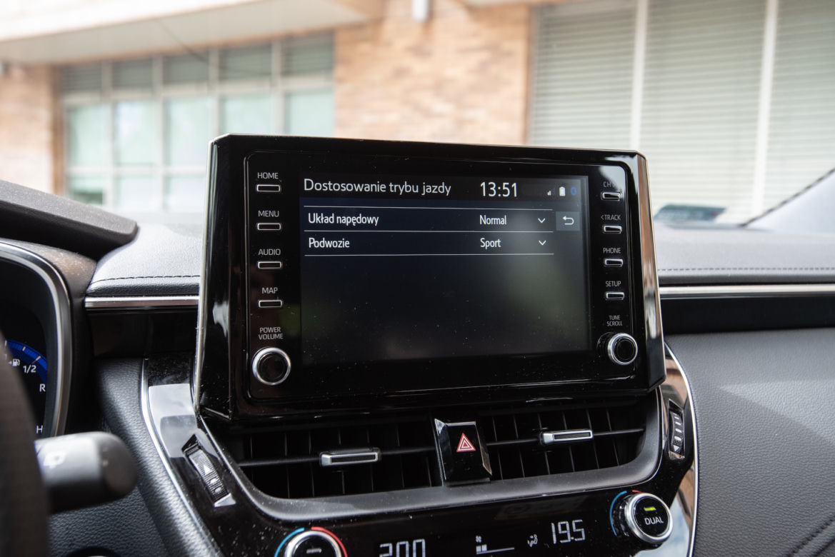 Toyota Corolla TS Kombi GR Sport 2.0 Hybrid 180 KM e-CVT 