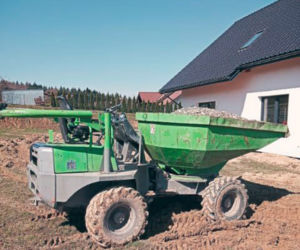 Ojciec przejechał synka wozidlem budowlanym - wypadek w Gromniku