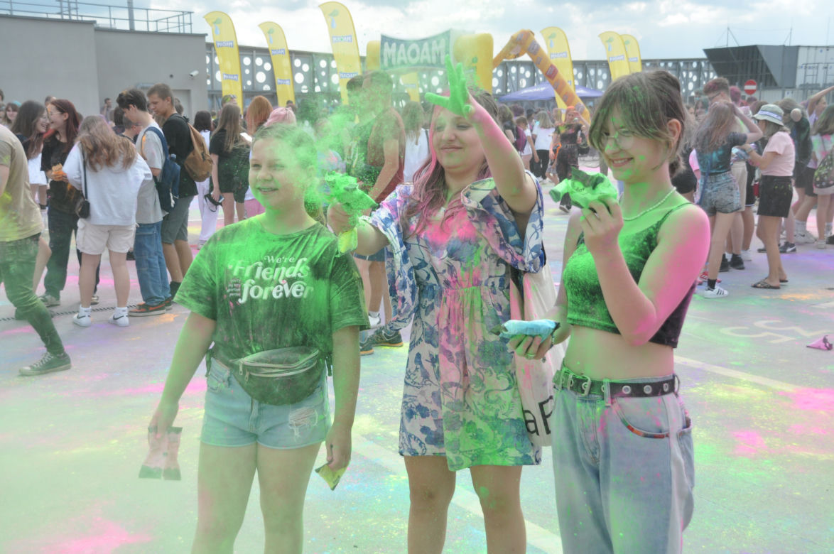 Festiwal kolorów w Kielcach. Szalona zabawa na dachu Galerii Korona
