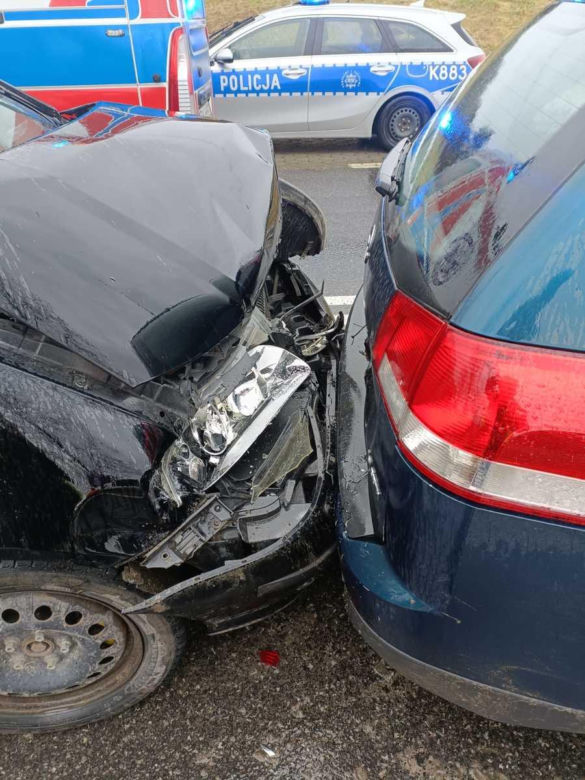 Karambol w Sławęcinie. Zderzenie pięciu pojazdów, w tym ciężarówki
