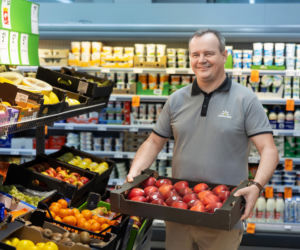 Zarząd i dyrektorzy Stokrotki ramię w ramię z zespołami sklepów!