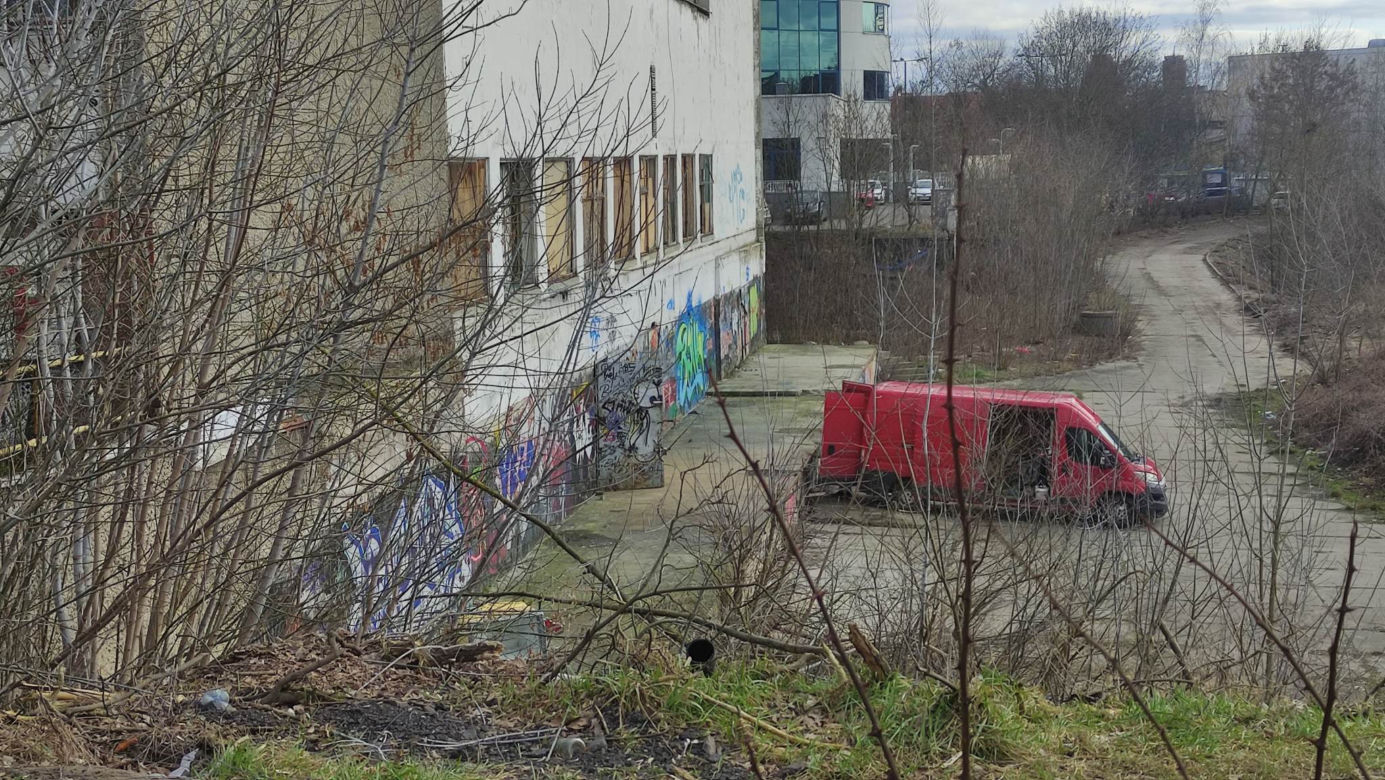 Uniwersam w centrum Torunia. Teren przestanie straszyć?