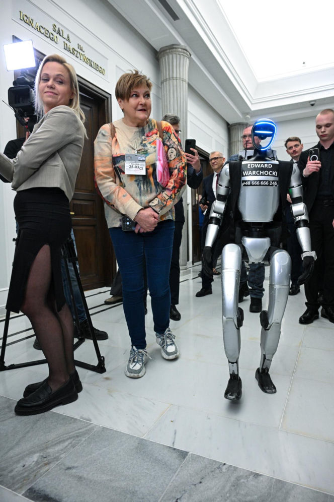 Robot humanoidalny Edward Warchocki w Sejmie
