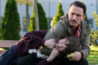 M jak miłość, odcinek 1921: Ojczym Franka pobije go i zagrozi, że skrzywdzi Dorotę. Zmusi chłopca do tego, by okradł matkę milionerkę - ZWIASTUN