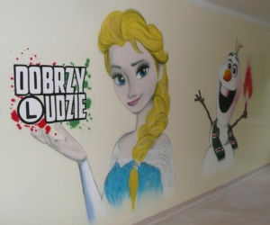 Kibice Legii Warszawa ozdobili oddział pediatryczny w szpitalu w Ustrzykach Dolnych
