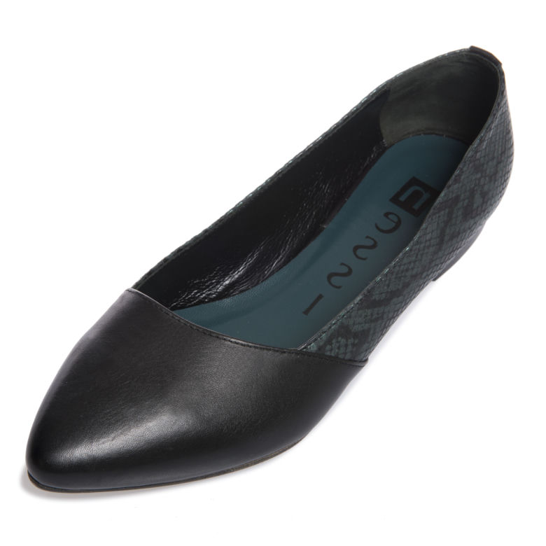 Buty w ciąży: postaw na klasykę