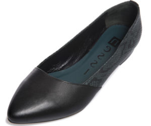 Buty w ciąży: postaw na klasykę
