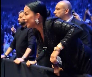 Kamila Wybrańczyk podczas walki Artura Szpilki na KSW