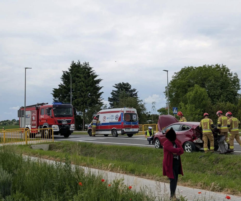 Poważny wypadek w miejscowości Sadowie. Zablokowana DK9, są ranni