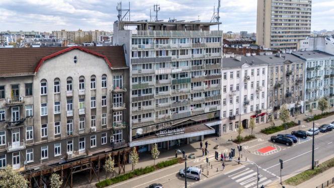 Blok przy Targowej 42 w Warszawie